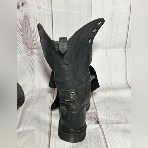 Black Combat Boots with Floral Lining - Picture 5 of 13